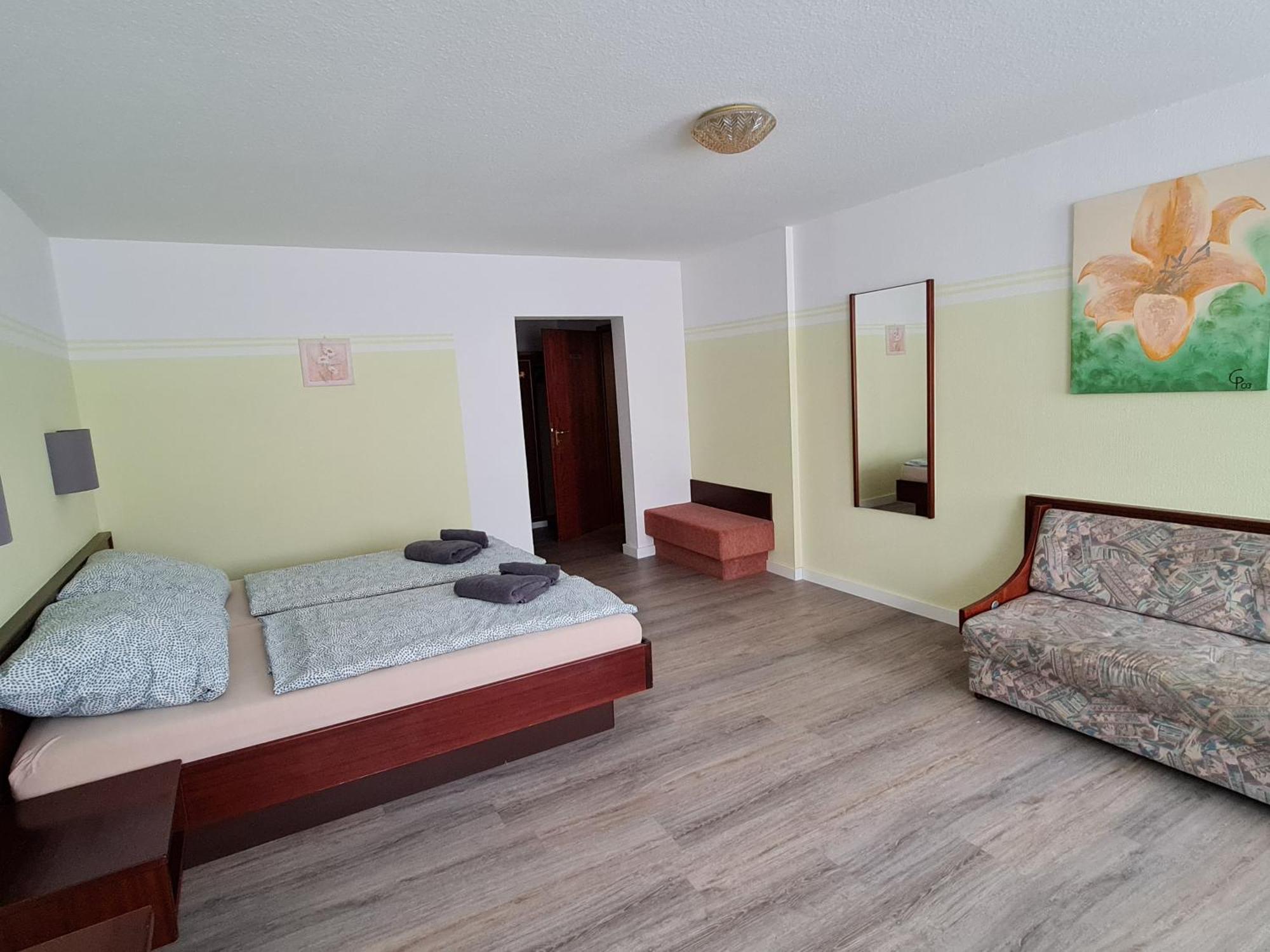 Hotel Goldener Loewe Zeulenroda-Triebes Luaran gambar